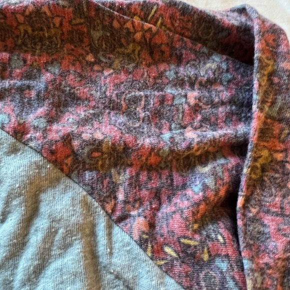 LuLaRoe Randy Shirt Size L - Picture 2 of 3